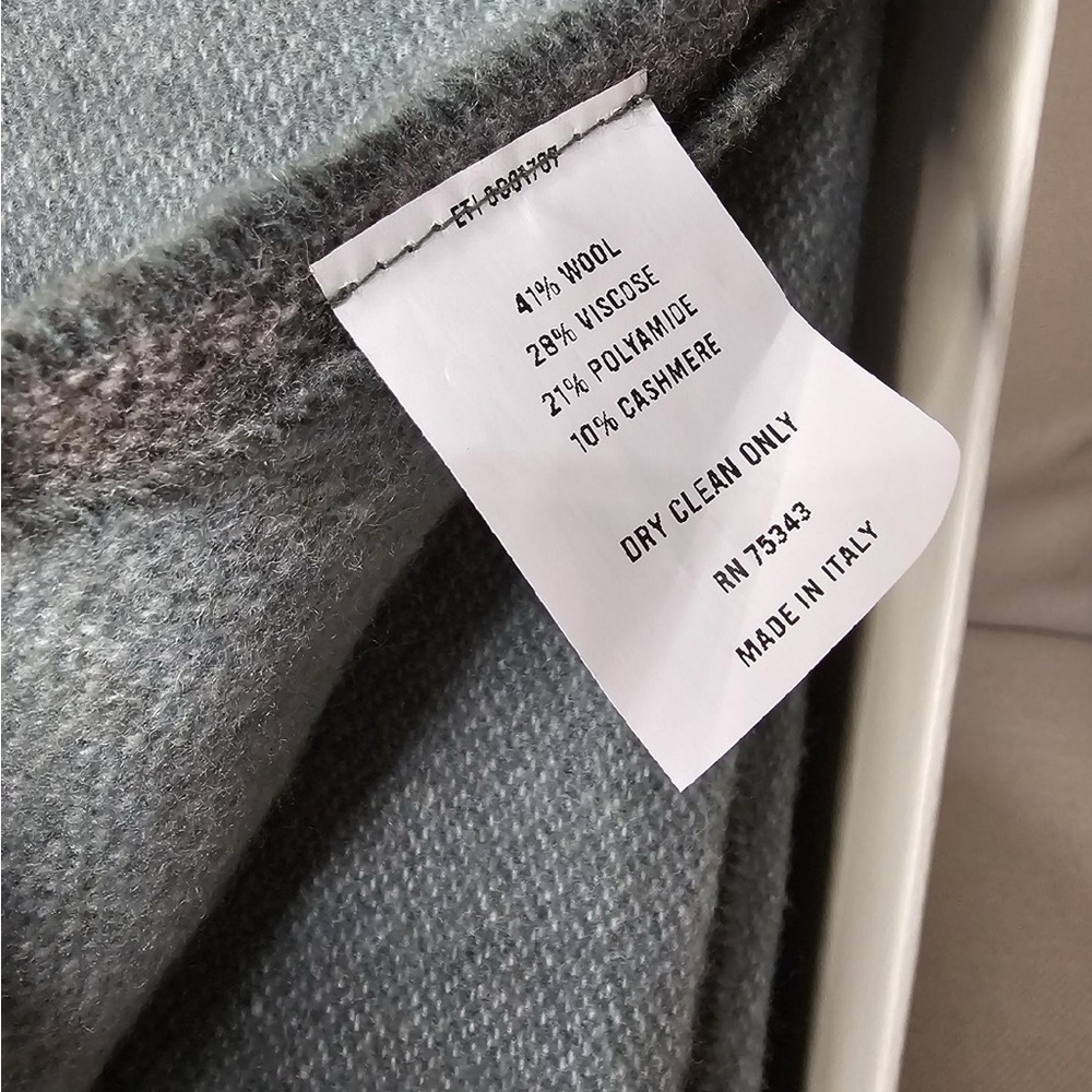 Gabel 1957 Italy Throw 51"x71” 41% Wool, 10% Cashmere, boxed luxury blanket - Picture 3 of 5